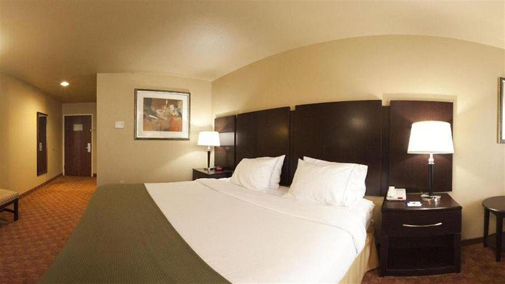 Holiday Inn Express Hotel & Suites Muskogee, An Ihg Hotel Экстерьер фото